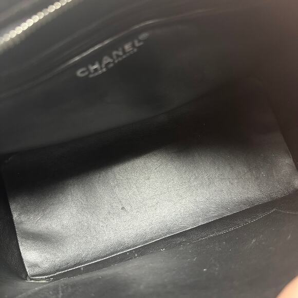 Vintage Chanel Medallion Tote Bag Lambskin Leather Silver Hardware Black Quilted - Picture 9 of 11